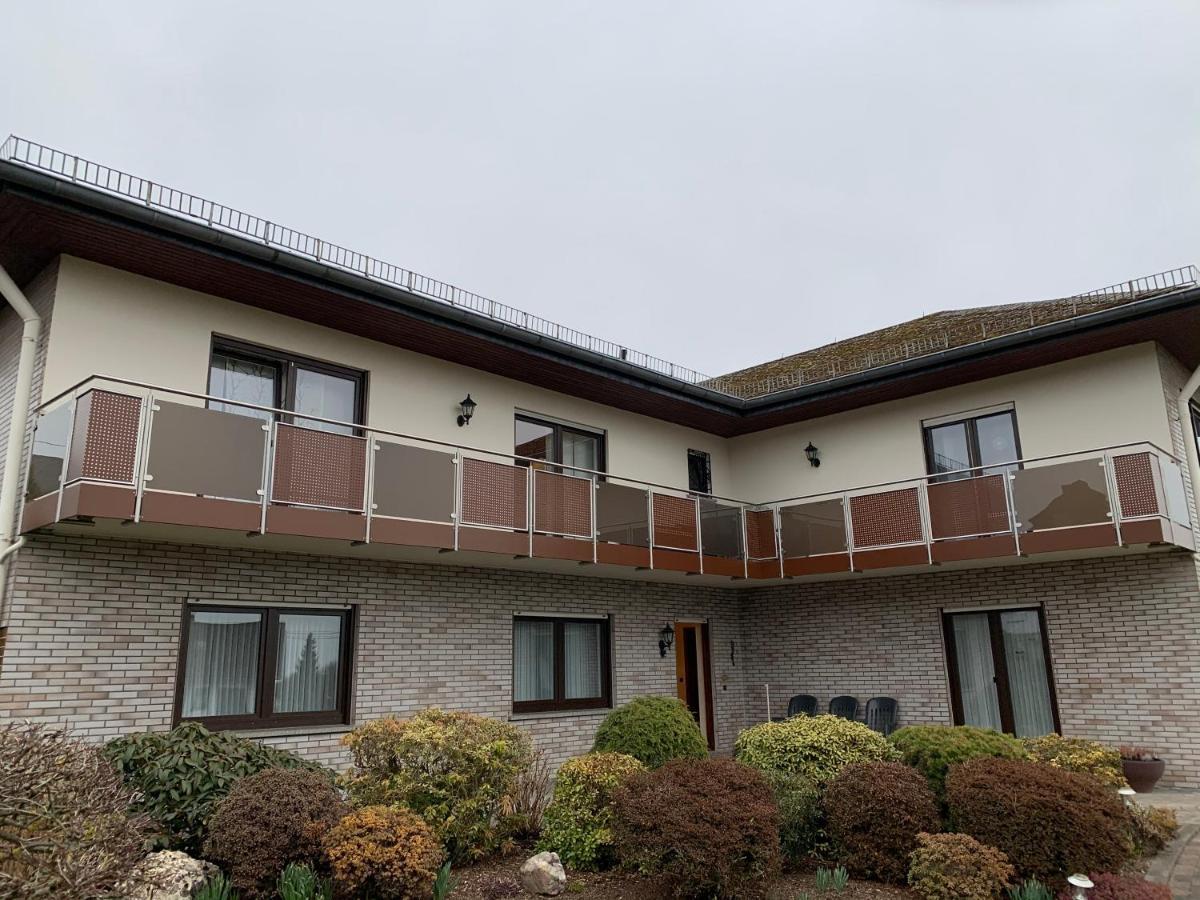 Ferienwohnungjahrsfeld Strassenhaus Esterno foto