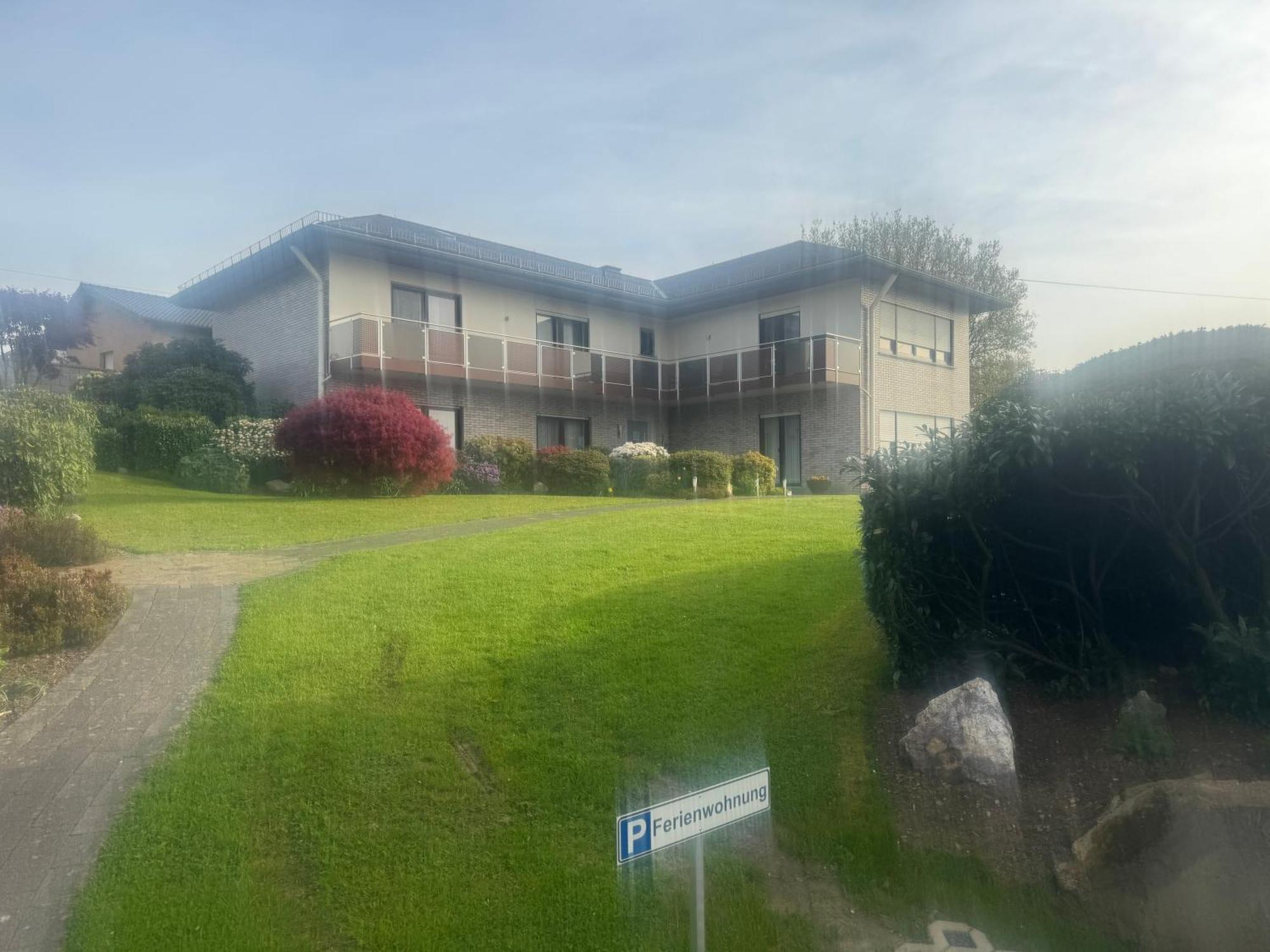 Ferienwohnungjahrsfeld Strassenhaus Esterno foto