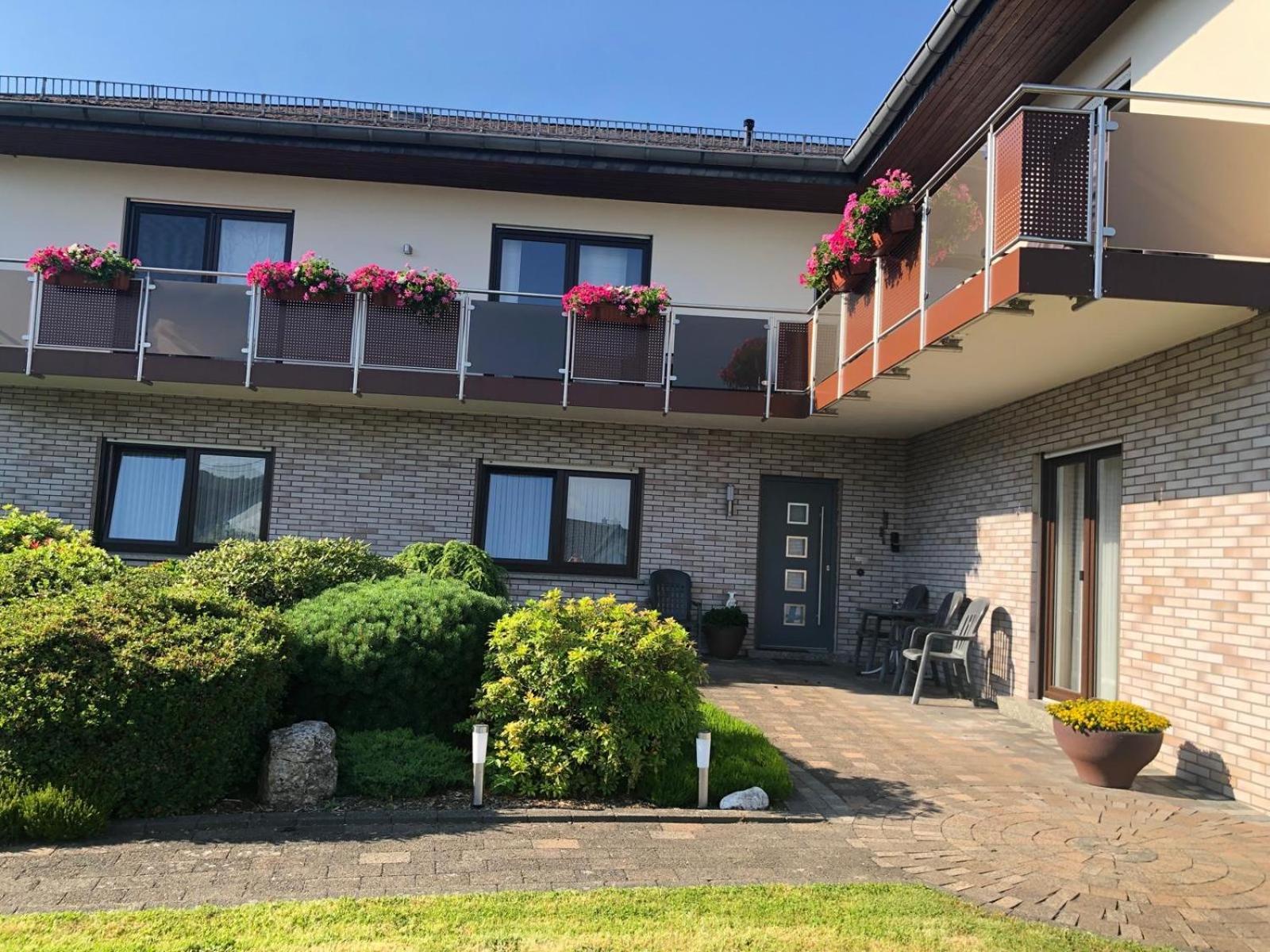 Ferienwohnungjahrsfeld Strassenhaus Esterno foto